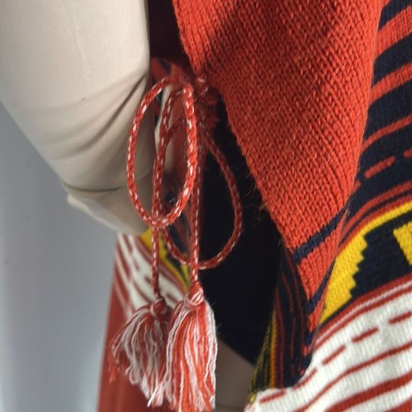 Vintage 70s Soft Knitted Boho Fringe Poncho - Picture 9 of 16